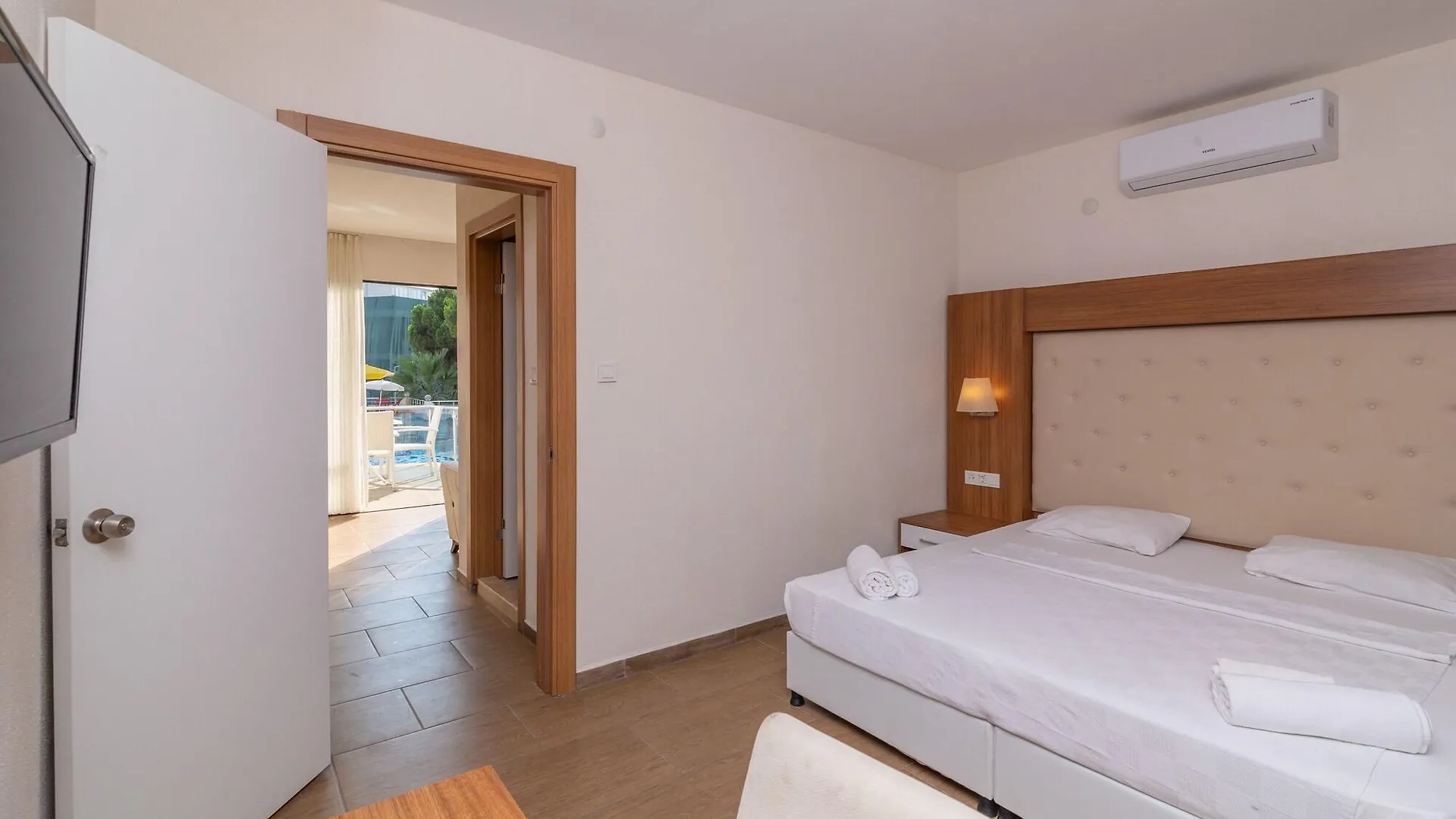 Ponz Hotel Kusadası 3*,