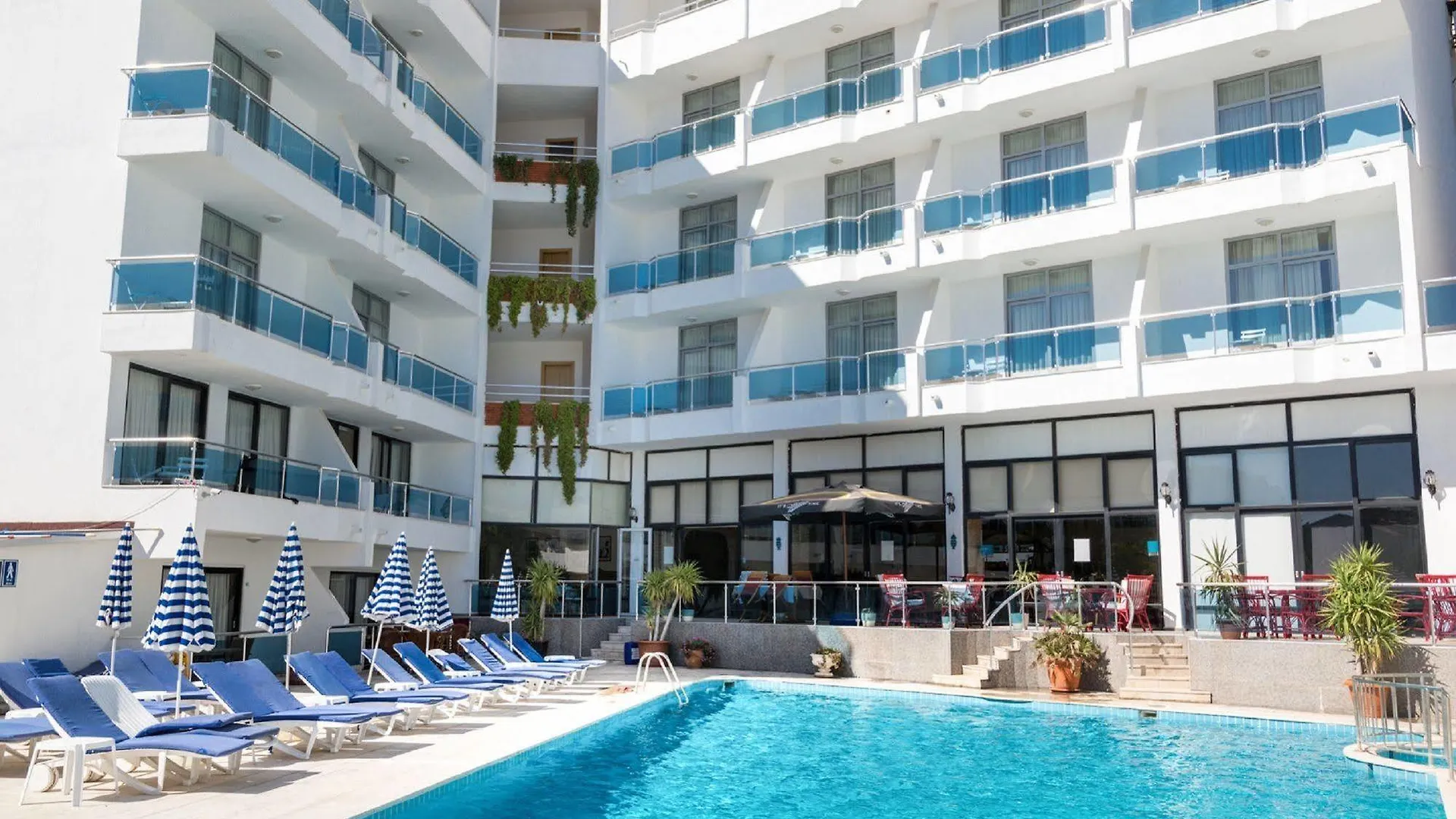 Ponz Hotel Kusadası
