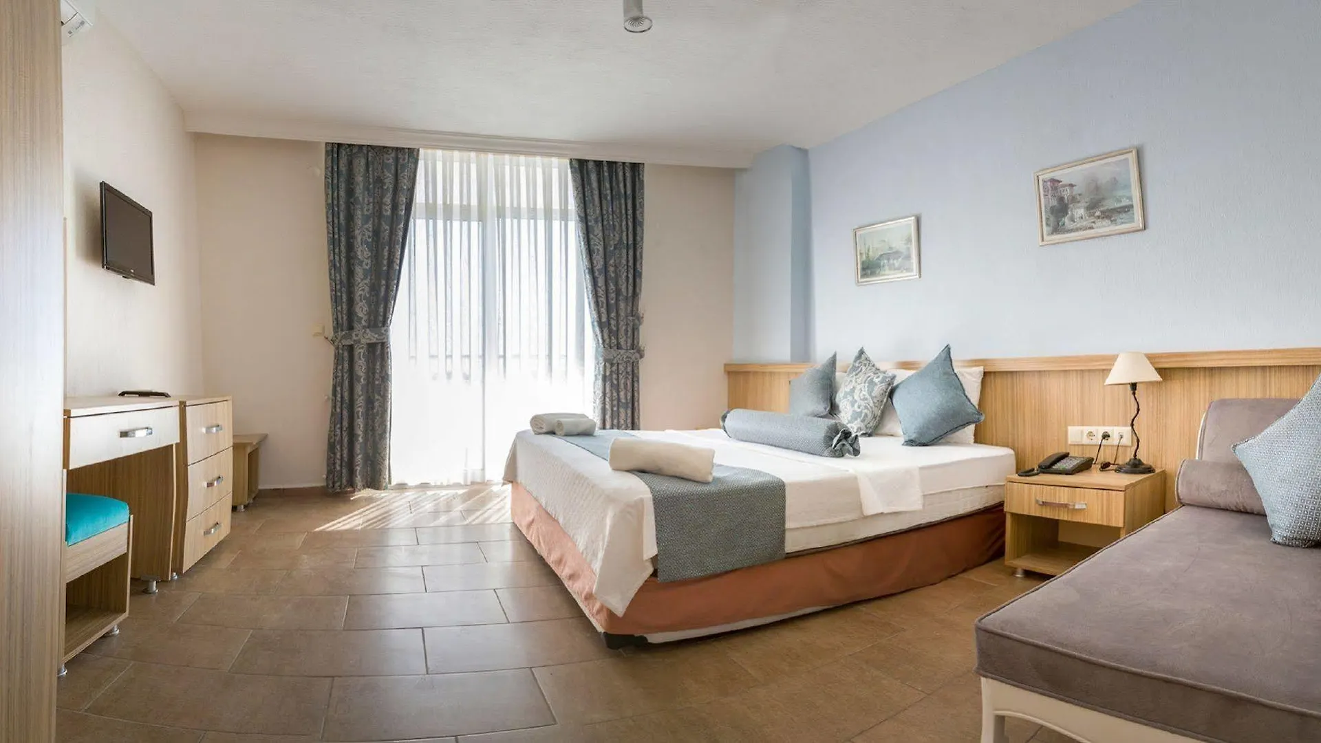Ponz Hotel Kusadası